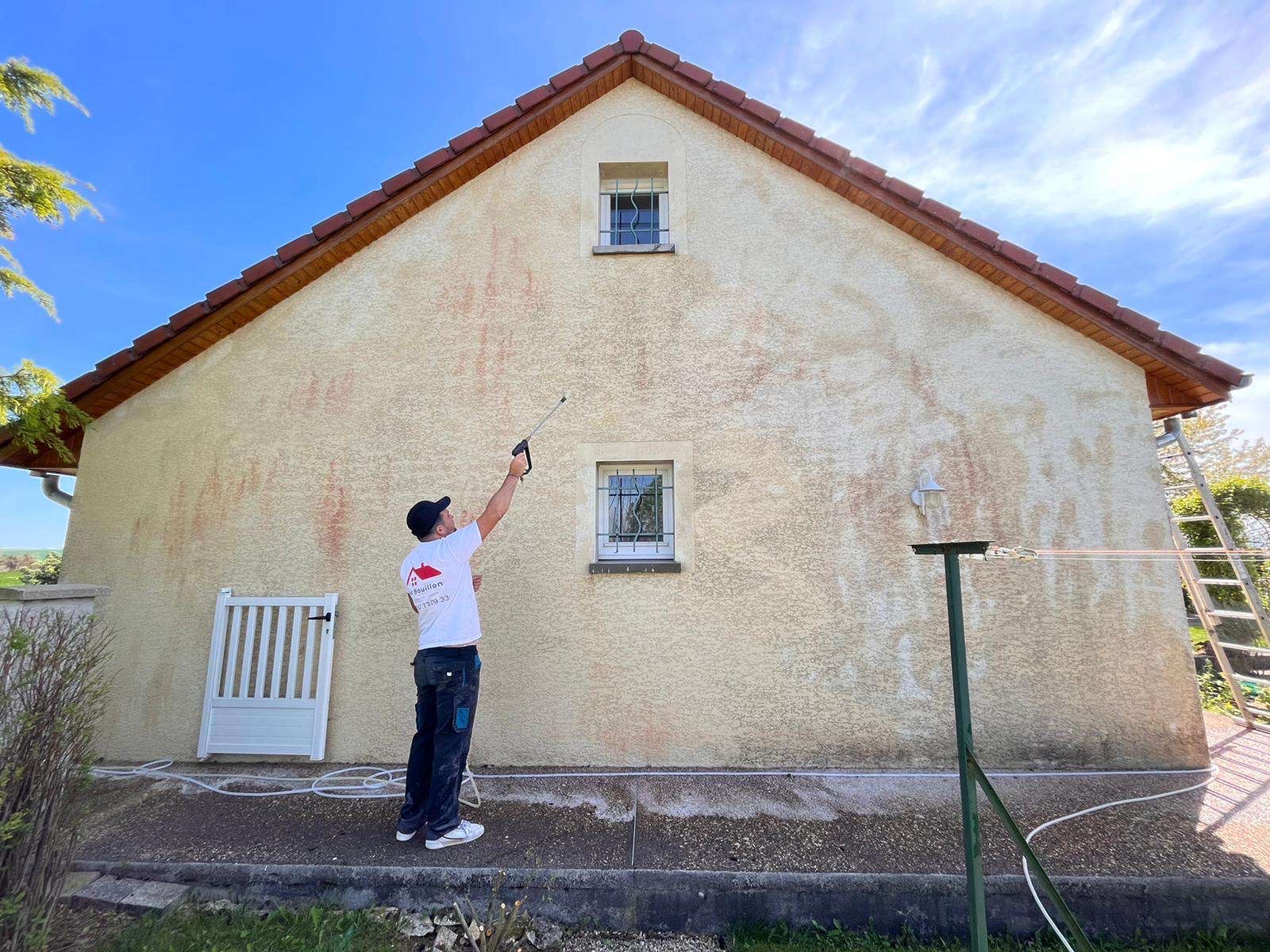 Rénovation façade, nettoyage et couche de peinture